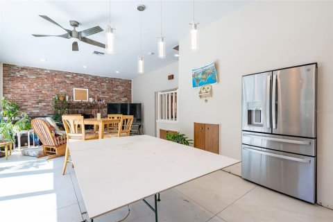 Casa en venta en Tampa, Florida, 4 dormitorios, 314.38 m2 № 1636785 - foto 7