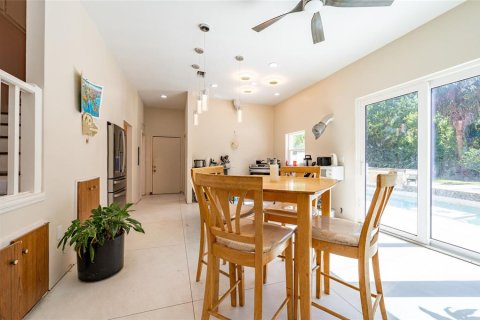 Casa en venta en Tampa, Florida, 4 dormitorios, 314.38 m2 № 1636785 - foto 4