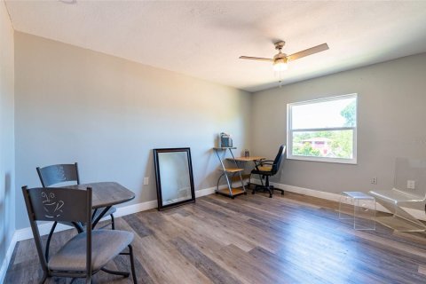 Casa en venta en Tampa, Florida, 4 dormitorios, 314.38 m2 № 1636785 - foto 21