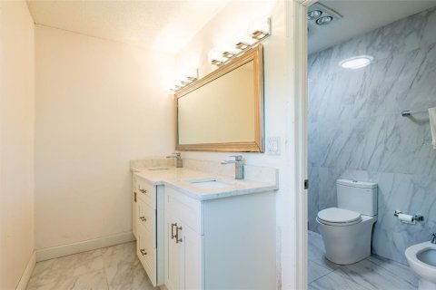 Casa en venta en Tampa, Florida, 4 dormitorios, 314.38 m2 № 1636785 - foto 23