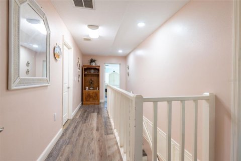 Casa en venta en Tampa, Florida, 4 dormitorios, 314.38 m2 № 1636785 - foto 12