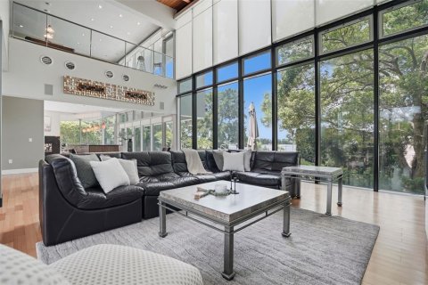 Купить виллу или дом в Тампа, Флорида 5 комнат, 804.25м2, № 2225883 - фото 11