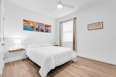 Casa en venta en Homestead, Florida, 4 dormitorios, 241.82 m2 № 2011555 - foto 11