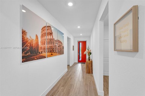 Casa en venta en Homestead, Florida, 4 dormitorios, 241.82 m2 № 2011555 - foto 2