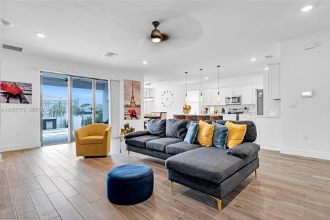 Casa en venta en Homestead, Florida, 4 dormitorios, 241.82 m2 № 2011555 - foto 7