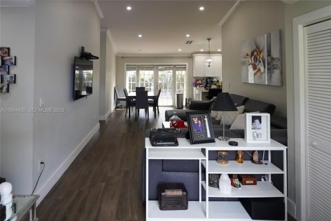 Villa ou maison à vendre à Doral, Floride: 3 chambres, 113.25 m2 № 1995471 - photo 6