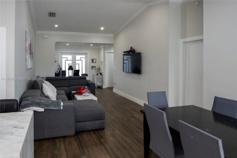 Villa ou maison à vendre à Doral, Floride: 3 chambres, 113.25 m2 № 1995471 - photo 8