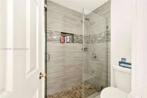 Villa ou maison à vendre à Miami, Floride: 4 chambres, 114.27 m2 № 2025092 - photo 14