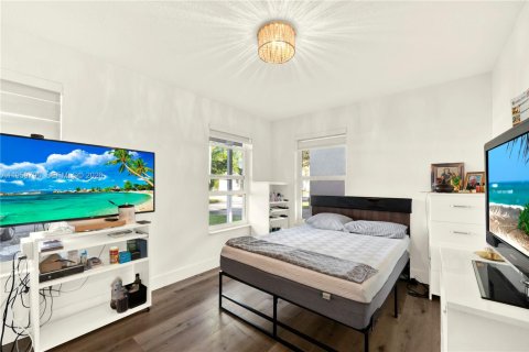 Villa ou maison à vendre à Miami, Floride: 4 chambres, 114.27 m2 № 2025092 - photo 16