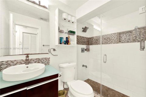 Villa ou maison à vendre à Miami, Floride: 4 chambres, 114.27 m2 № 2025092 - photo 17