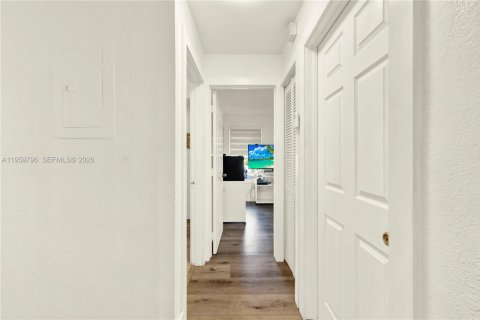 Villa ou maison à vendre à Miami, Floride: 4 chambres, 114.27 m2 № 2025092 - photo 18