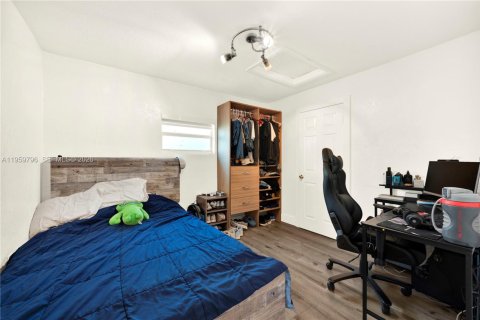 Villa ou maison à vendre à Miami, Floride: 4 chambres, 114.27 m2 № 2025092 - photo 15