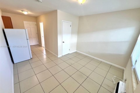 Снять в аренду квартиру в Майами, Флорида № 2046480 - фото 2