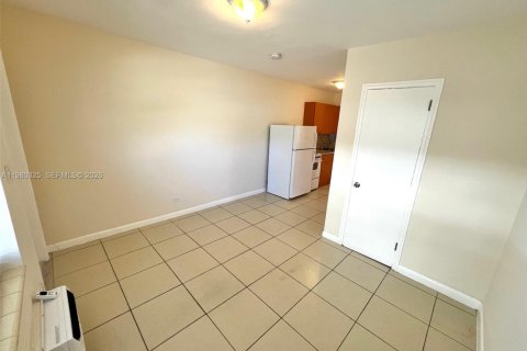 Студия в Майами, Флорида № 2046480