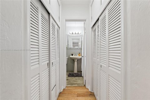 Villa ou maison à vendre à Hollywood, Floride: 3 chambres, 129.32 m2 № 2015888 - photo 27