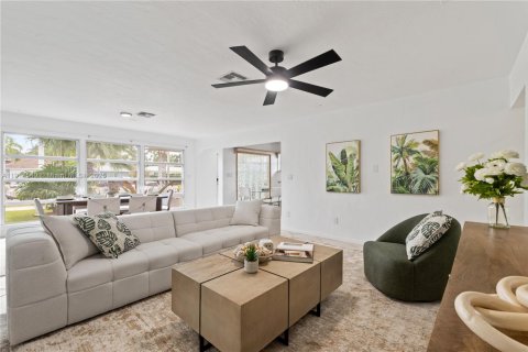 Villa ou maison à vendre à Hollywood, Floride: 3 chambres, 129.32 m2 № 2015888 - photo 13