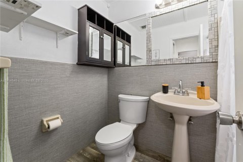 Villa ou maison à vendre à Hollywood, Floride: 3 chambres, 129.32 m2 № 2015888 - photo 28