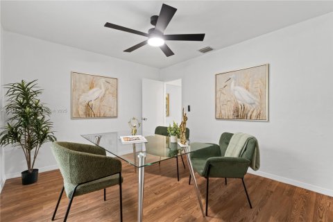 Villa ou maison à vendre à Hollywood, Floride: 3 chambres, 129.32 m2 № 2015888 - photo 23