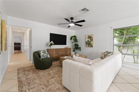 Villa ou maison à vendre à Hollywood, Floride: 3 chambres, 129.32 m2 № 2015888 - photo 11