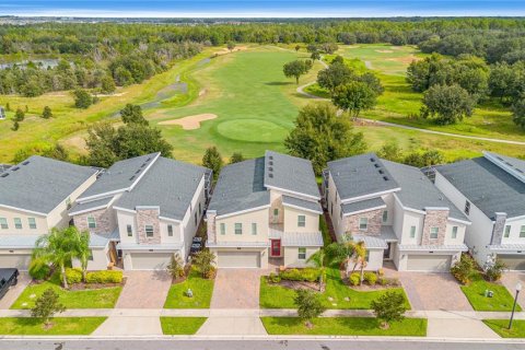 House in Davenport, Florida 8 bedrooms, 363.71 sq.m. № 1751467 - photo 2
