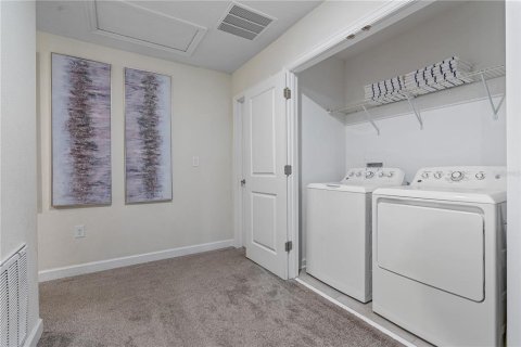 House in Davenport, Florida 8 bedrooms, 363.71 sq.m. № 1751467 - photo 26