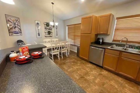 Villa ou maison à vendre à Kissimmee, Floride: 5 chambres, 198.44 m2 № 1820799 - photo 4