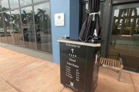 Condominio en alquiler en Doral, Florida, 1 dormitorio, 60.39 m2 № 2076701 - foto 18