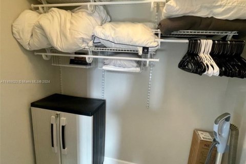 Condominio en alquiler en Doral, Florida, 1 dormitorio, 60.39 m2 № 2076701 - foto 14