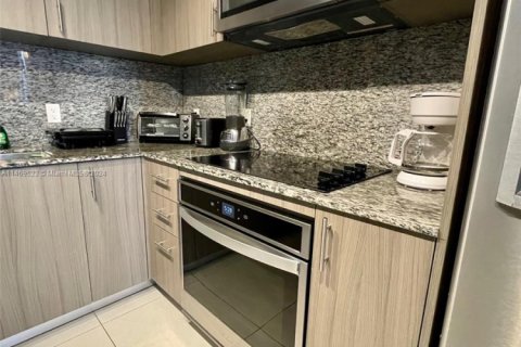 Condominio en alquiler en Doral, Florida, 1 dormitorio, 60.39 m2 № 2076701 - foto 5