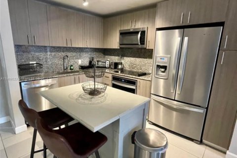 Condominio en alquiler en Doral, Florida, 1 dormitorio, 60.39 m2 № 2076701 - foto 4