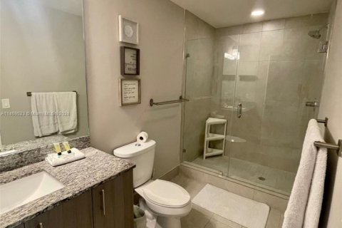 Condominio en alquiler en Doral, Florida, 1 dormitorio, 60.39 m2 № 2076701 - foto 12