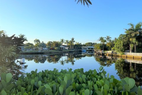 Casa en alquiler en Fort Lauderdale, Florida, 2 dormitorios, 153.01 m2 № 1133011 - foto 1