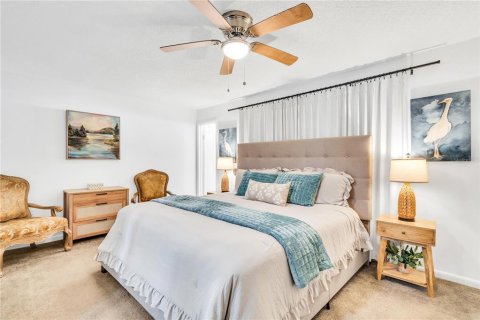 Condo in Gulfport, Florida, 2 bedrooms  № 1028114 - photo 11