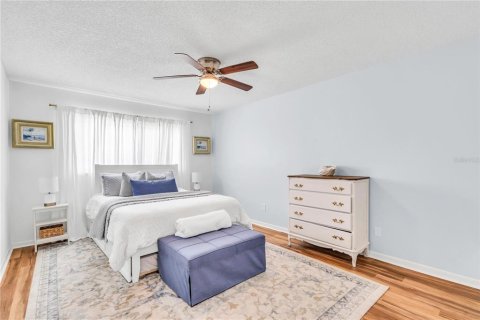 Condo in Gulfport, Florida, 2 bedrooms  № 1028114 - photo 16