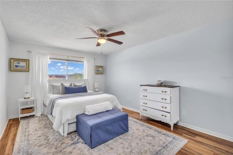 Condo in Gulfport, Florida, 2 bedrooms  № 1028114 - photo 14