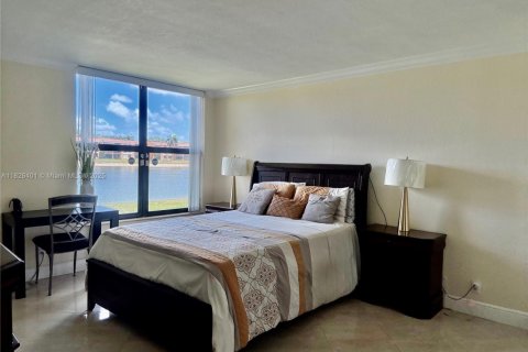 Condominio en venta en Margate, Florida, 2 dormitorios, 101.26 m2 № 1938327 - foto 11