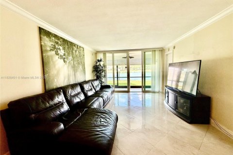 Condominio en venta en Margate, Florida, 2 dormitorios, 101.26 m2 № 1938327 - foto 2
