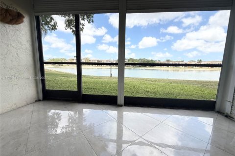 Condominio en venta en Margate, Florida, 2 dormitorios, 101.26 m2 № 1938327 - foto 16