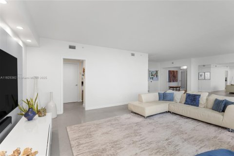 Condominio en venta en Aventura, Florida, 3 dormitorios, 246.84 m2 № 1794244 - foto 20