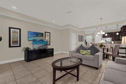 Touwnhouse à vendre à Davenport, Floride: 3 chambres, 151.62 m2 № 2353230 - photo 4