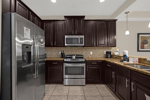 Touwnhouse à vendre à Davenport, Floride: 3 chambres, 151.62 m2 № 2353230 - photo 6