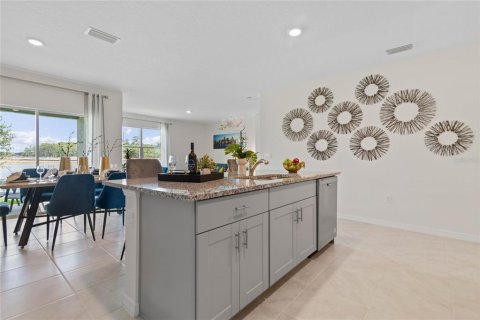 House in Ormond Beach, Florida 4 bedrooms, 169.83 sq.m. № 1913493 - photo 15