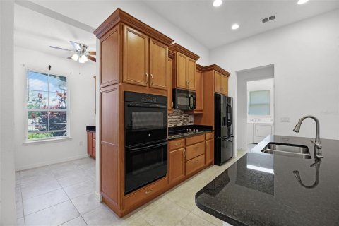 House in Poinciana, Florida 2 bedrooms, 190.73 sq.m. № 1741136 - photo 24