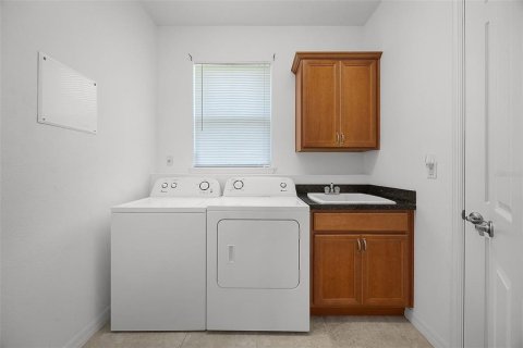 House in Poinciana, Florida 2 bedrooms, 190.73 sq.m. № 1741136 - photo 29