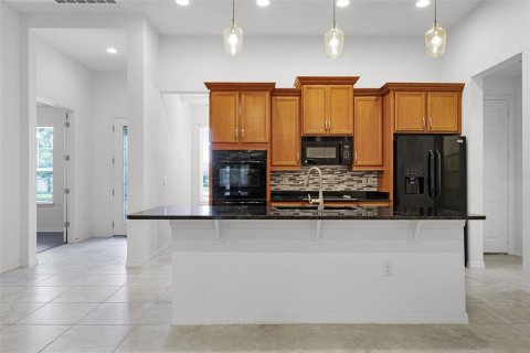 House in Poinciana, Florida 2 bedrooms, 190.73 sq.m. № 1741136 - photo 18