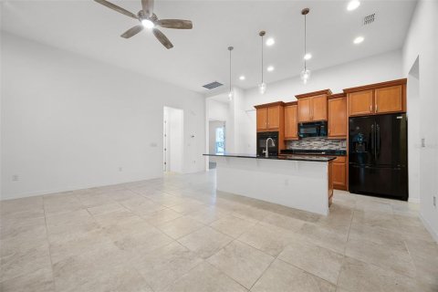 House in Poinciana, Florida 2 bedrooms, 190.73 sq.m. № 1741136 - photo 21