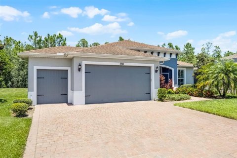 House in Poinciana, Florida 2 bedrooms, 190.73 sq.m. № 1741136 - photo 1