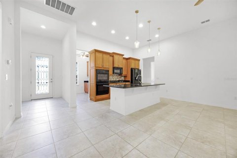 House in Poinciana, Florida 2 bedrooms, 190.73 sq.m. № 1741136 - photo 12