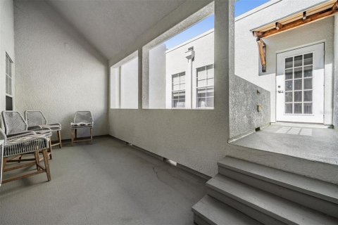 Townhouse in Tampa, Florida 3 bedrooms, 189.52 sq.m. № 1789632 - photo 29
