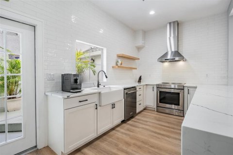 Townhouse in Tampa, Florida 3 bedrooms, 189.52 sq.m. № 1789632 - photo 7